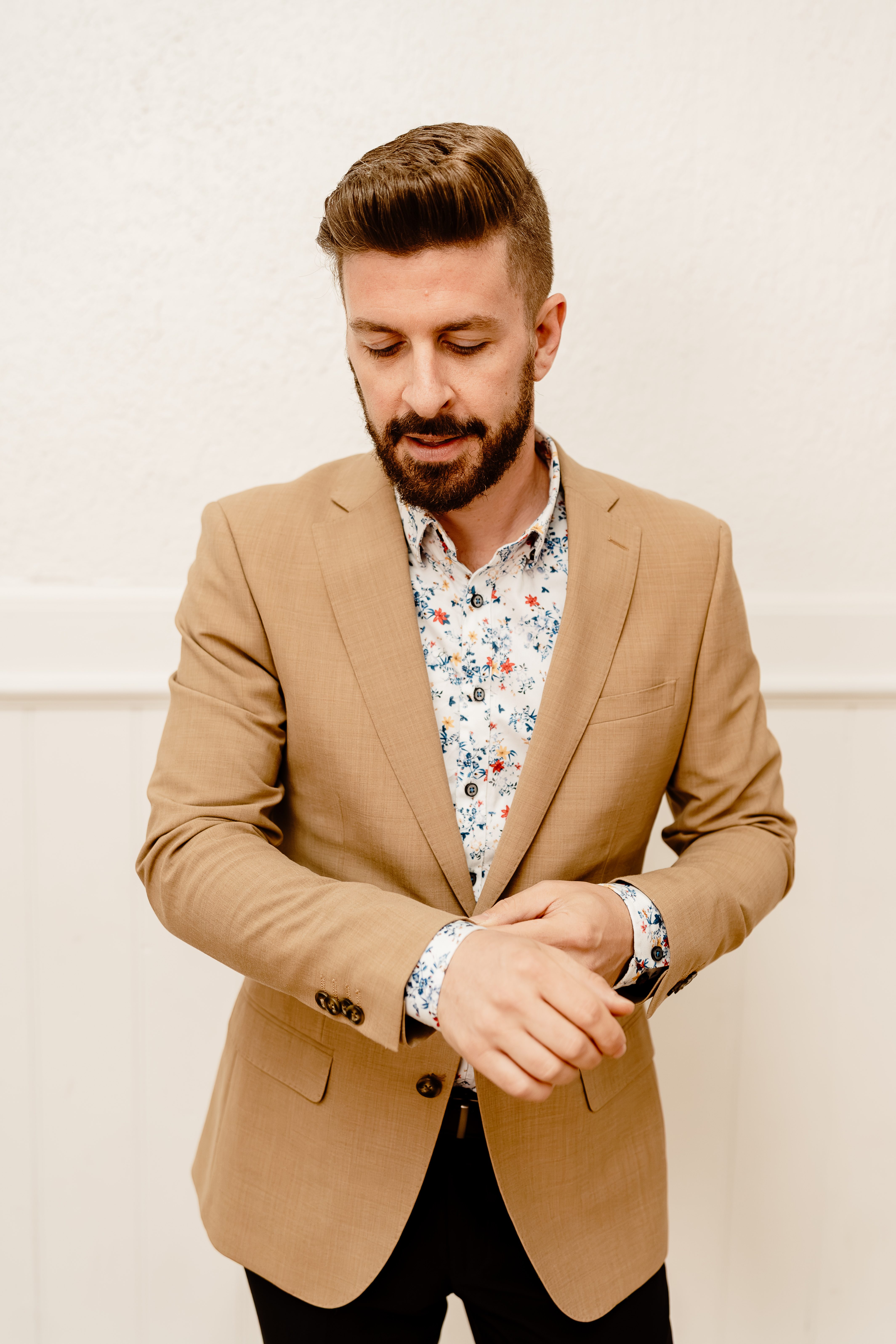 Corporate MC hosting a Melbourne Christmas party at a gala dinner venue